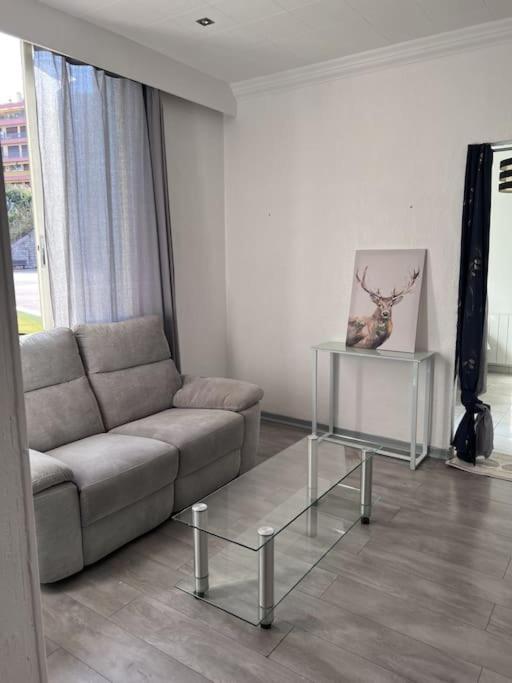 2 Pieces Idealement Situe 5 Min De La A Pied Appartement Menton